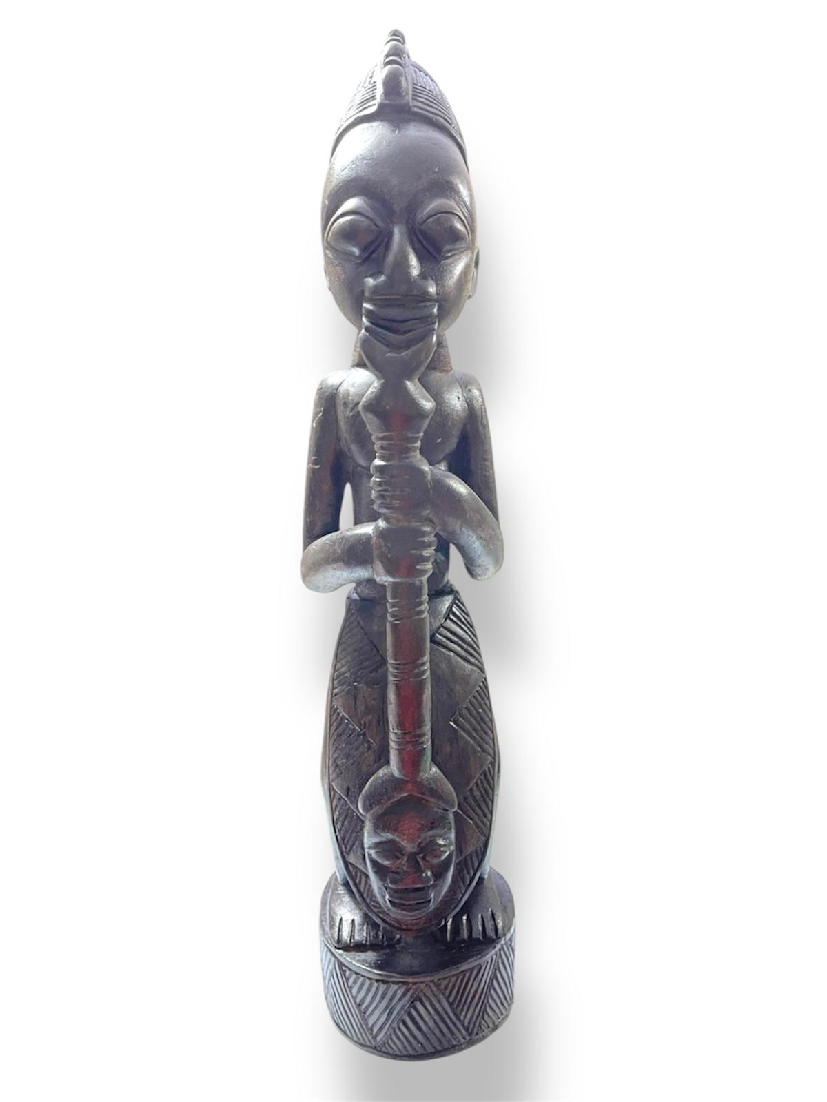 ESCULTURA DE MADEIRA